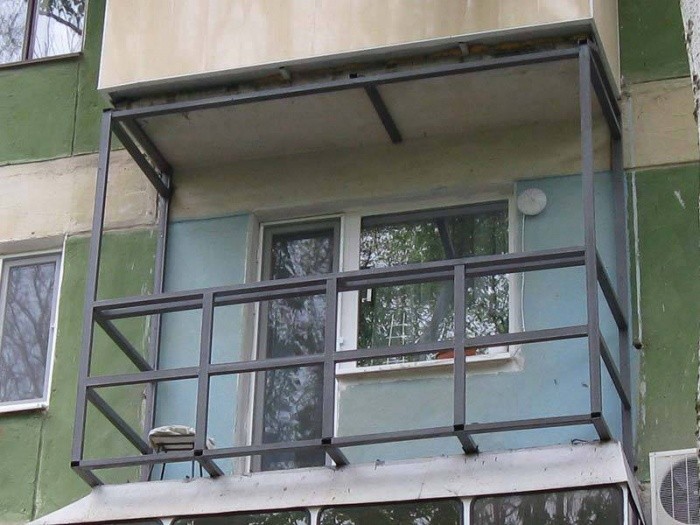 Обшивка балкона сэндвич-панелями