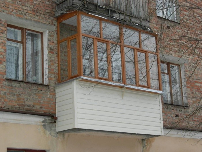Как и чем лучше застеклить балкон
